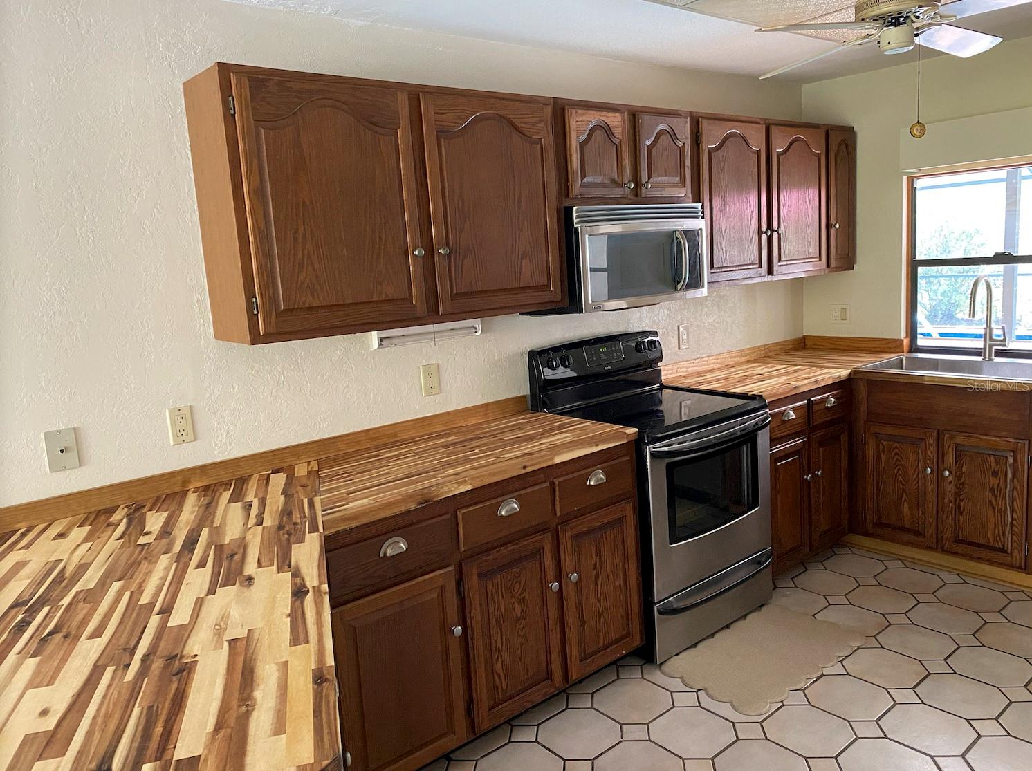 Image 17 of 37 For 9191 Gewant Boulevard