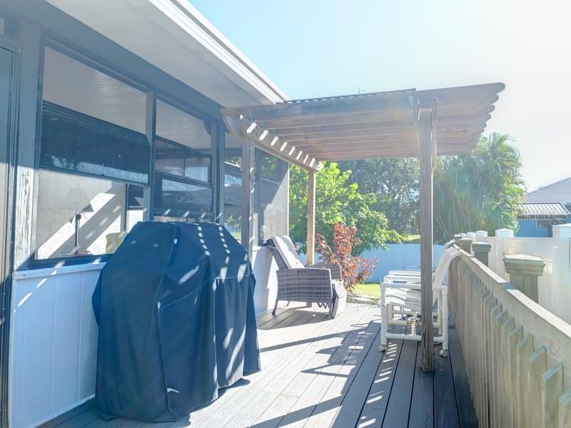 Image 15 of 21 For 323 Dolphin Parkway