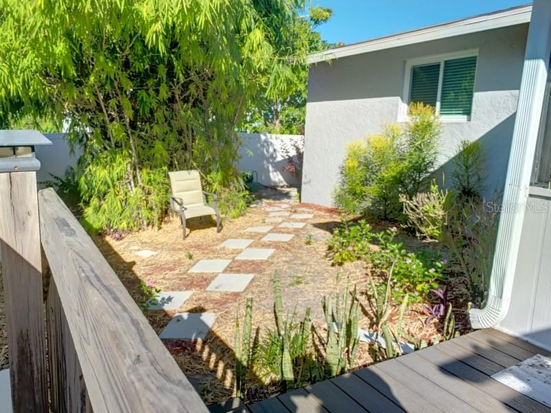 Image 19 of 21 For 323 Dolphin Parkway