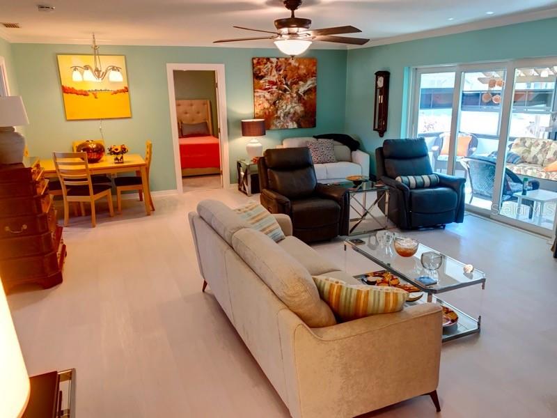 Image 7 of 21 For 323 Dolphin Parkway