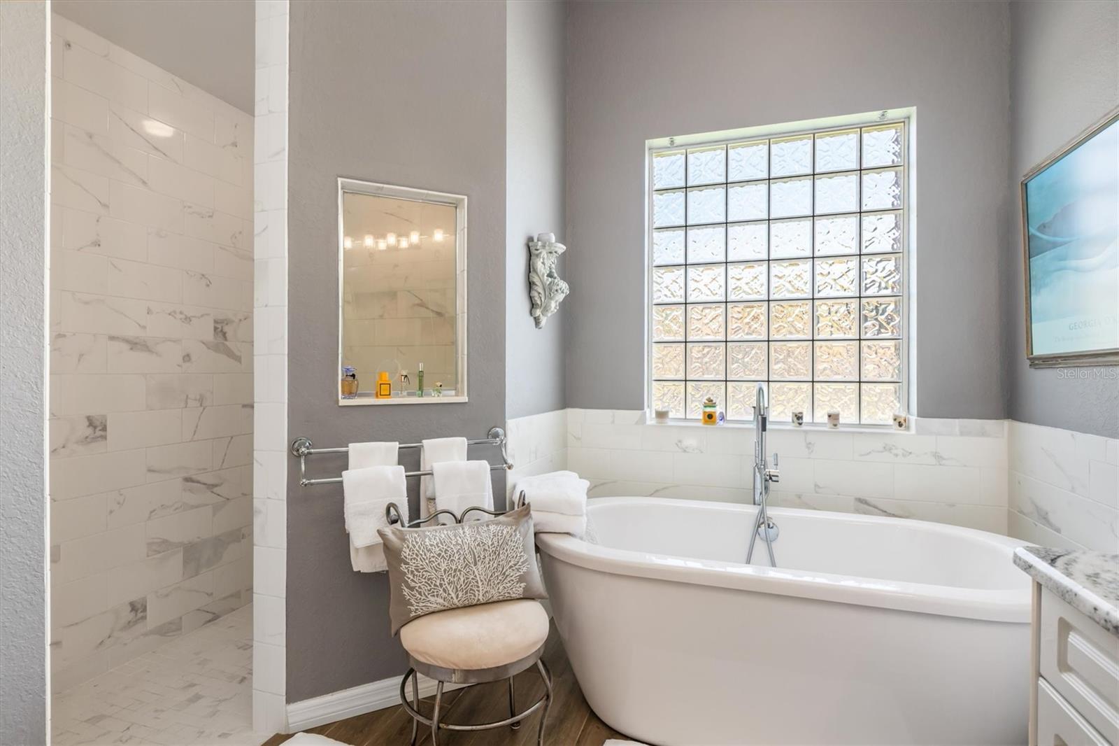 Image 23 of 44 For 3999 January Avenue