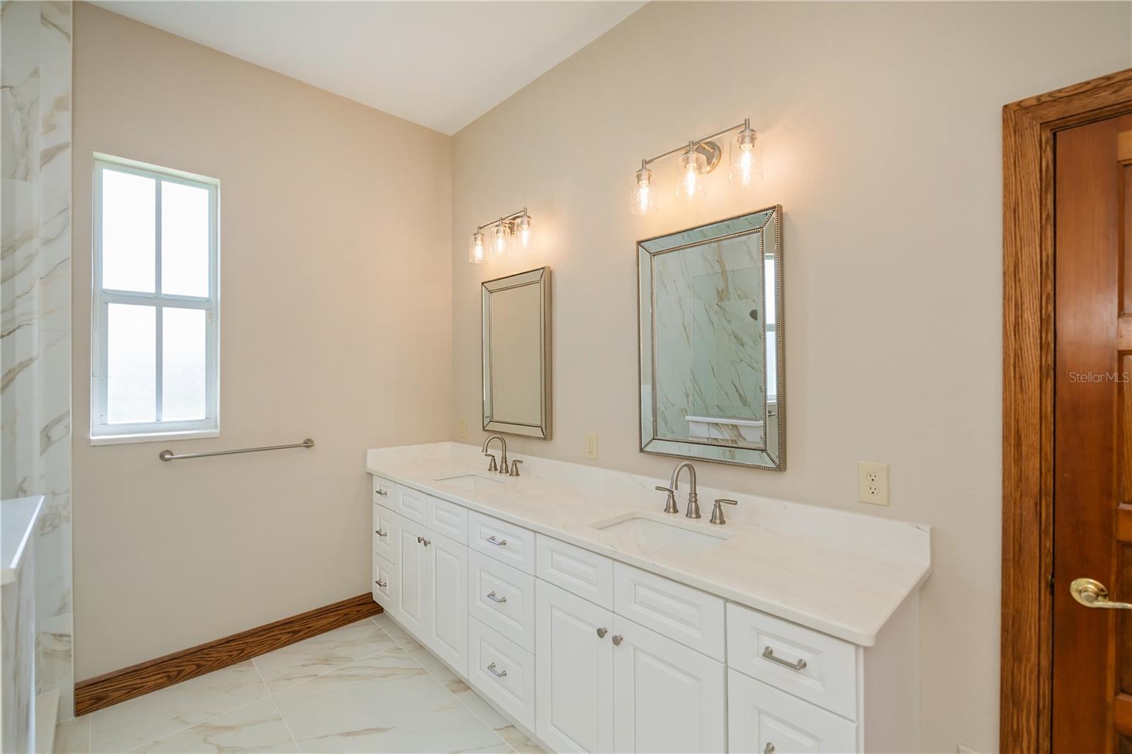 Image 30 of 67 For 5019 Bal Harbor Boulevard