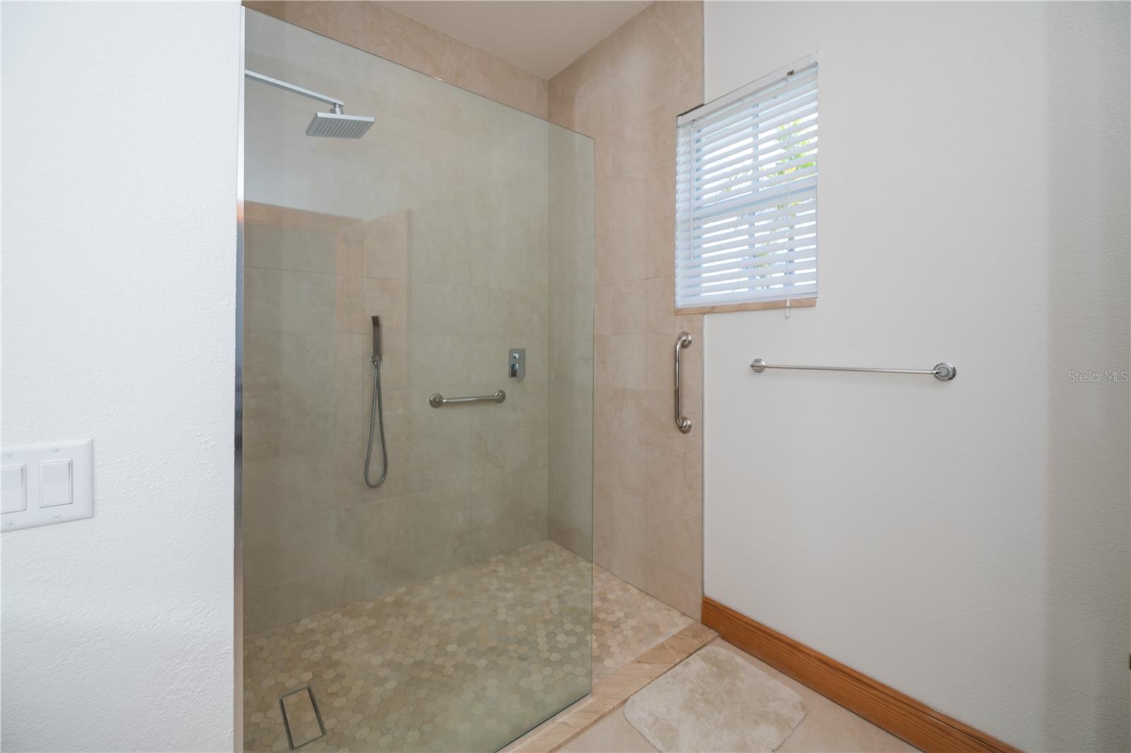 Image 38 of 67 For 5019 Bal Harbor Boulevard