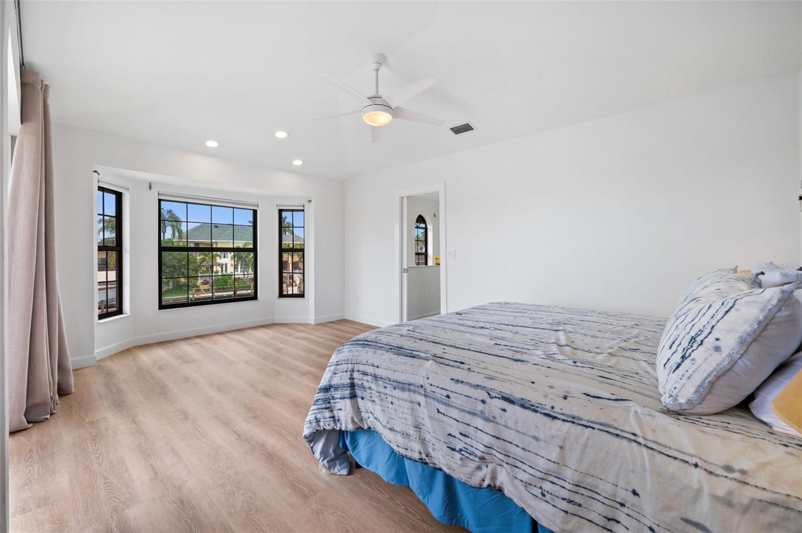 Image 30 of 49 For 1223 51st Street