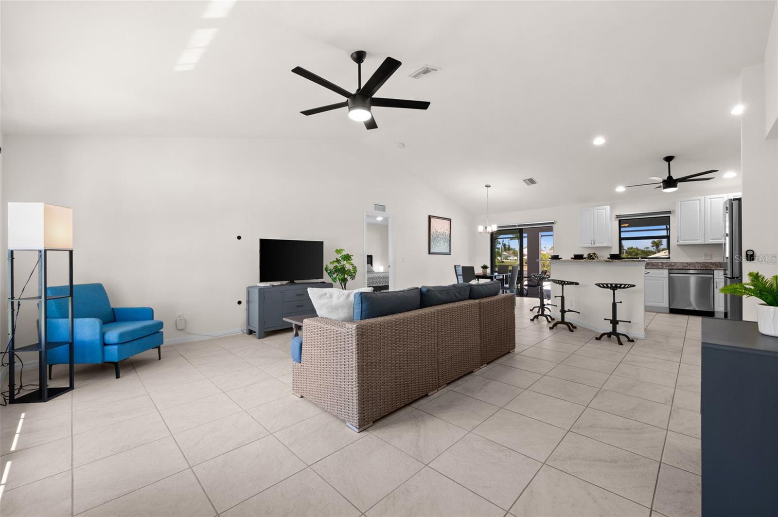 Image 6 of 50 For 1808 8th Place