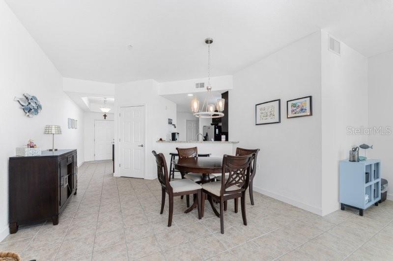 Image 18 of 52 For 2001 Bal Harbor Boulevard 2412