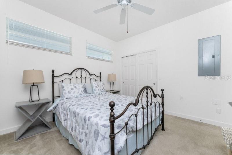 Image 24 of 52 For 2001 Bal Harbor Boulevard 2412