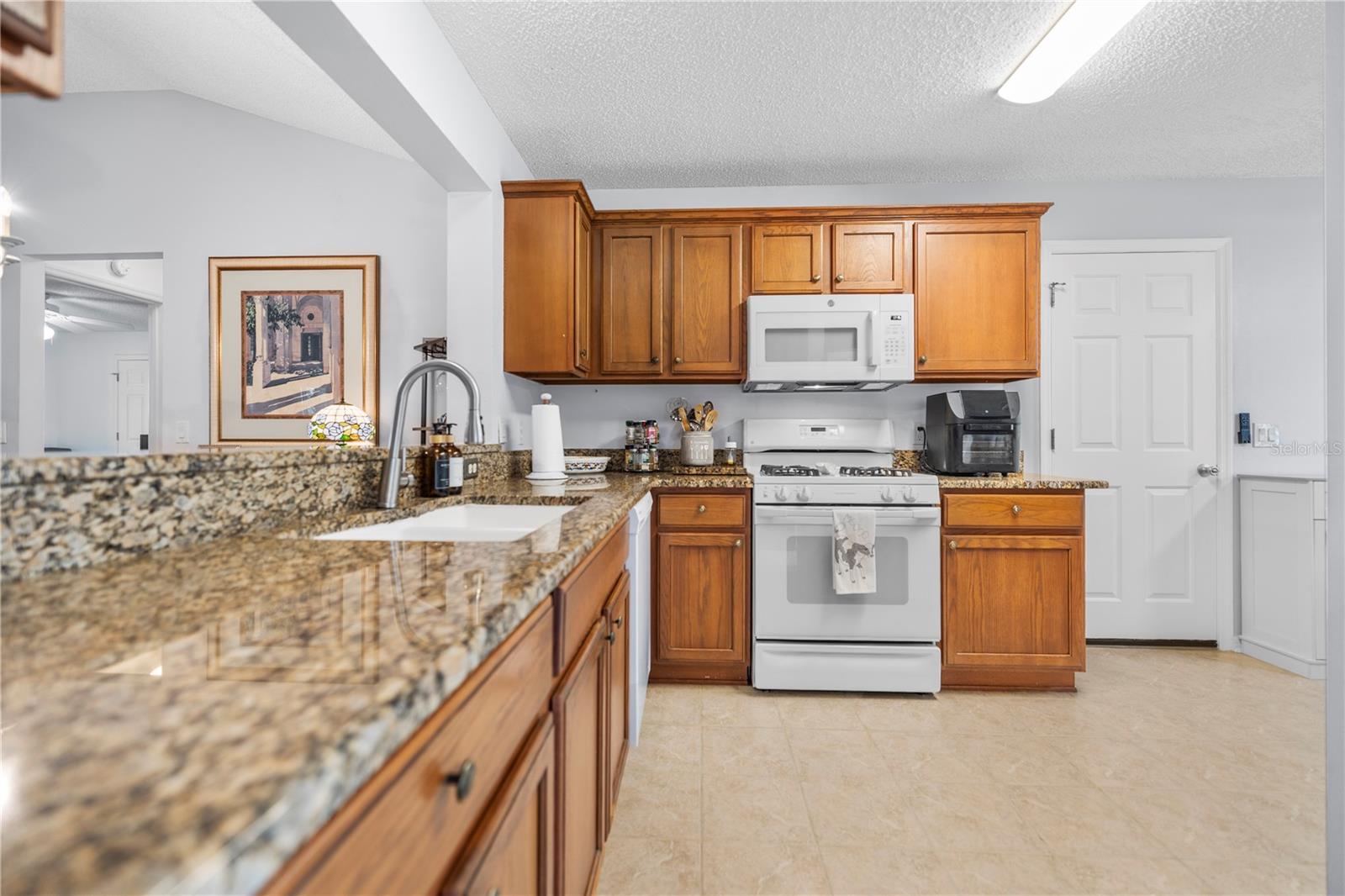 Image 15 of 37 For 121 Costa Mesa Drive