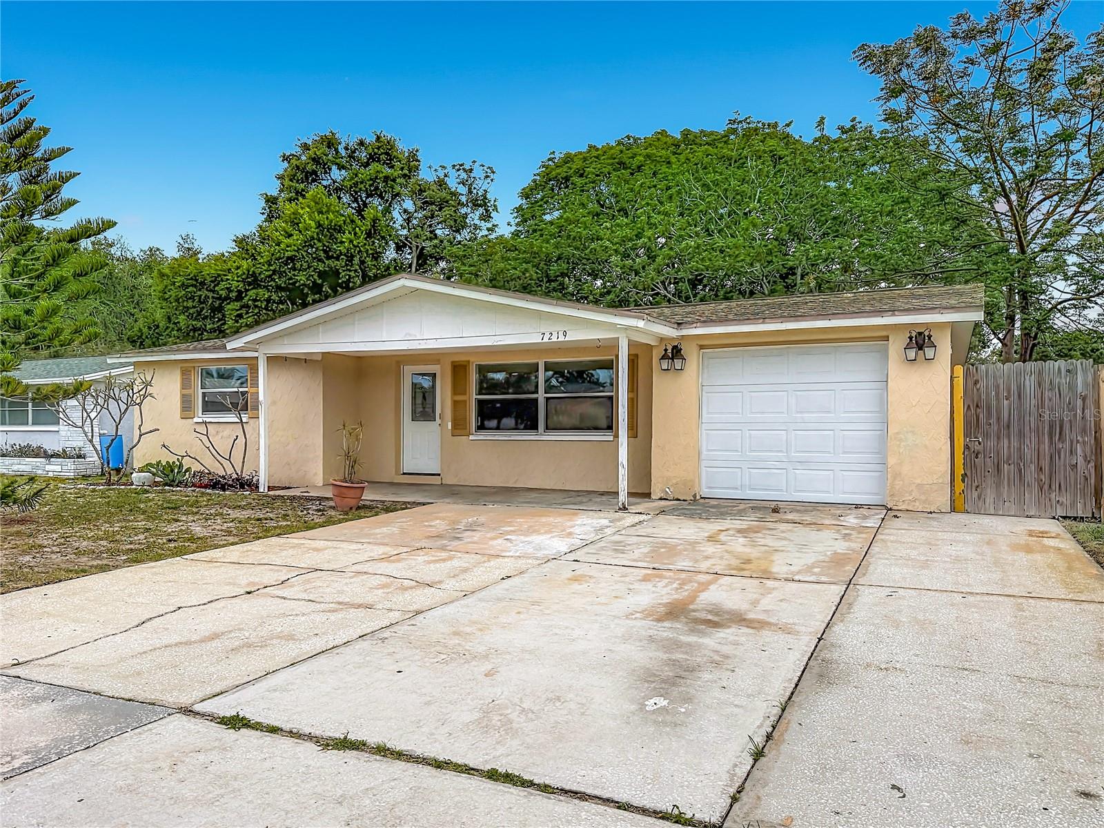 Image 6 of 48 For 7219 Gulf Highlands Drive