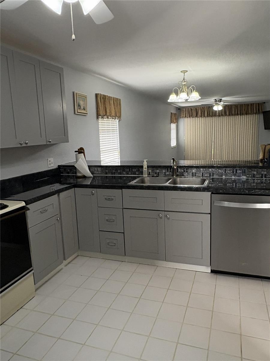 Image 4 of 28 For 175 Kings Highway A1