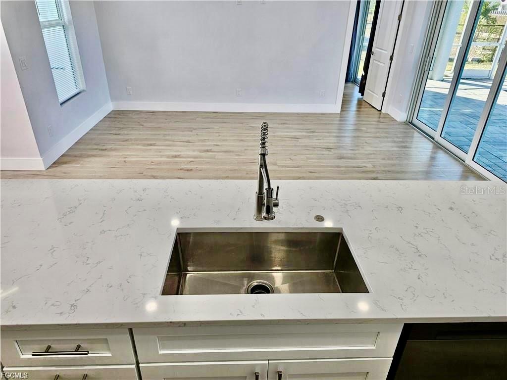 Image 10 of 48 For 1425 1st Street