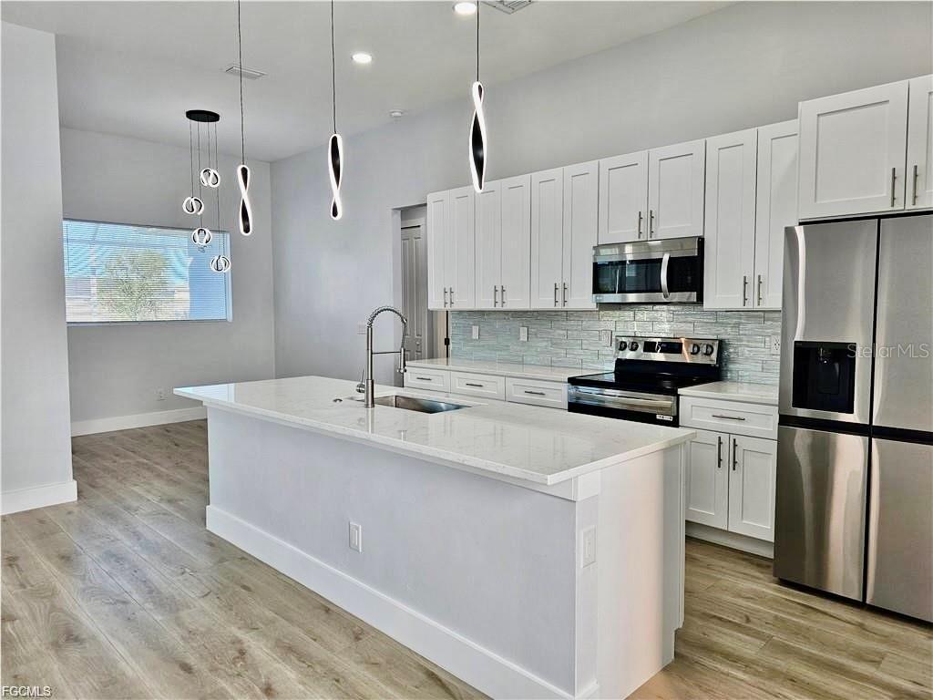 Image 11 of 48 For 1425 1st Street