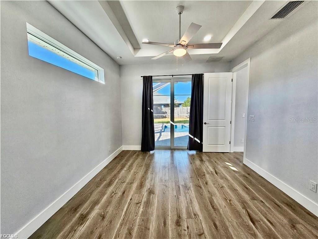 Image 12 of 48 For 1425 1st Street