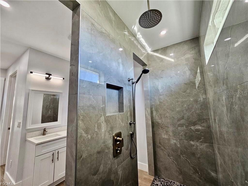 Image 23 of 48 For 1425 1st Street