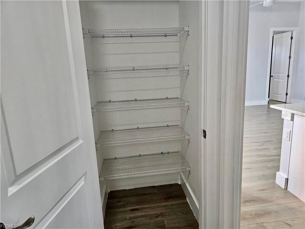 Image 26 of 48 For 1425 1st Street