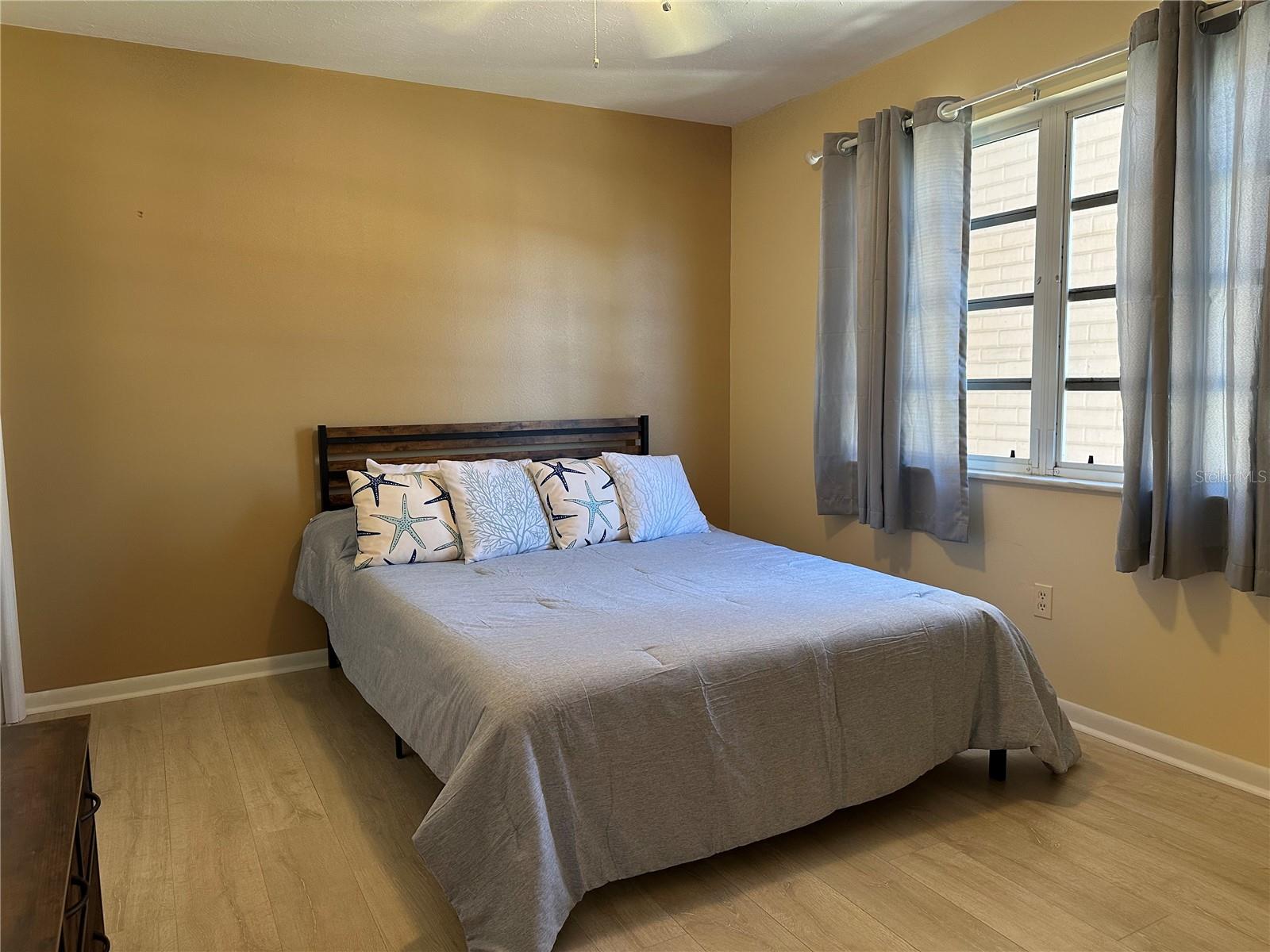 Image 14 of 32 For 200 The Esplanade N B10