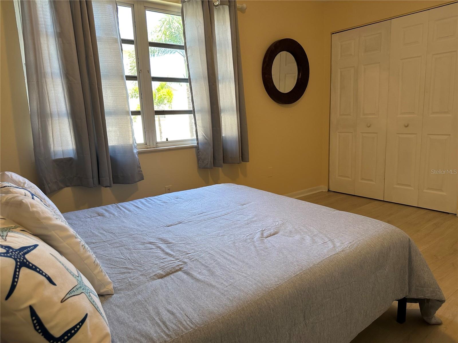 Image 15 of 32 For 200 The Esplanade N B10