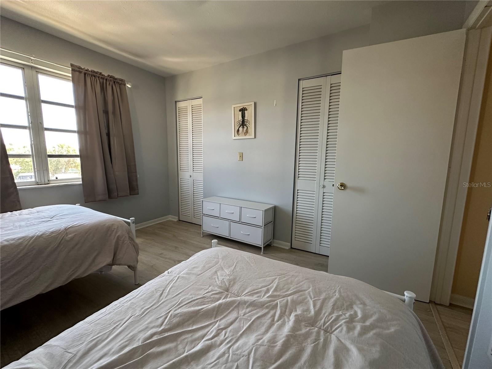 Image 19 of 32 For 200 The Esplanade N B10