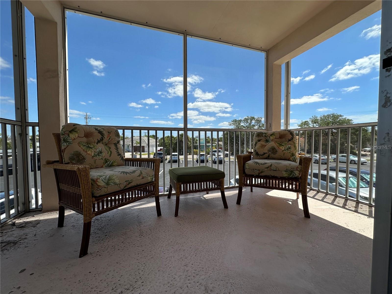 Image 24 of 32 For 200 The Esplanade N B10