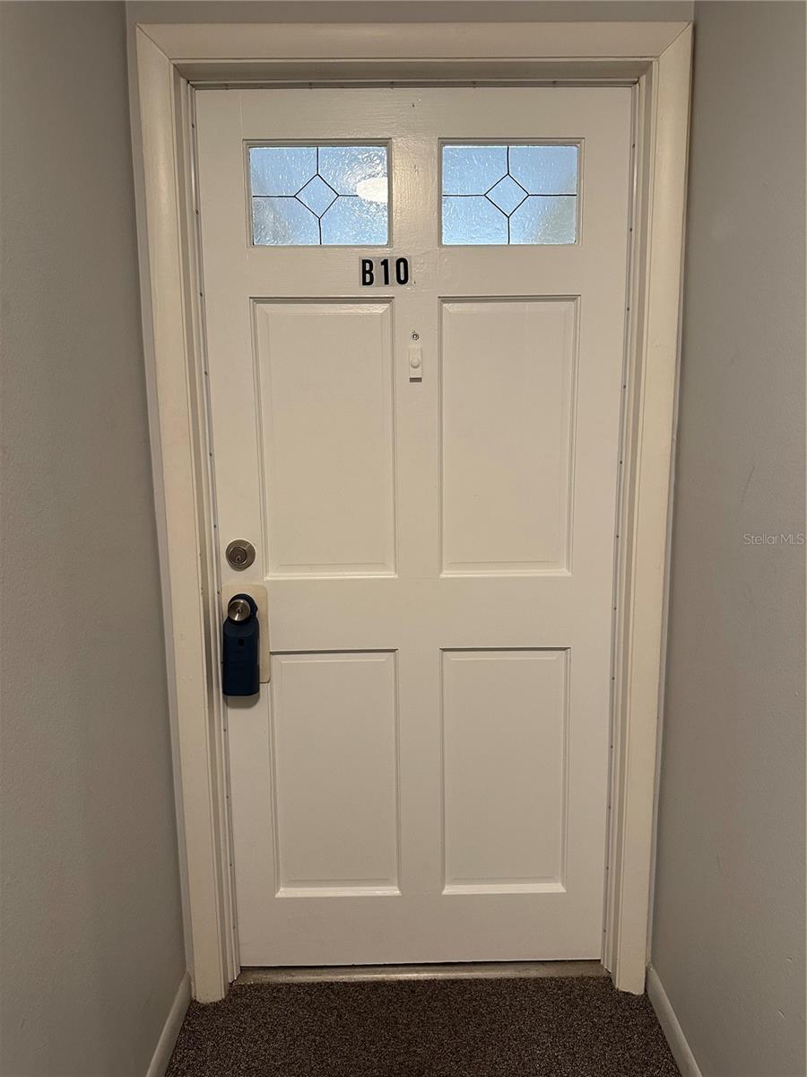 Image 3 of 32 For 200 The Esplanade N B10