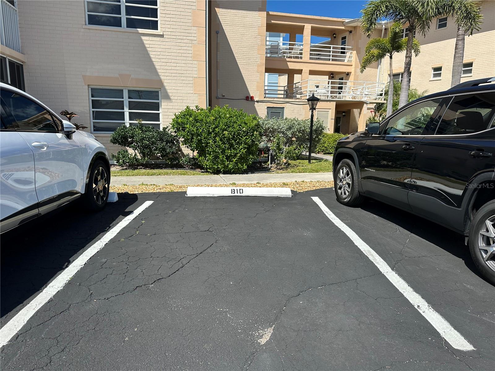 Image 32 of 32 For 200 The Esplanade N B10