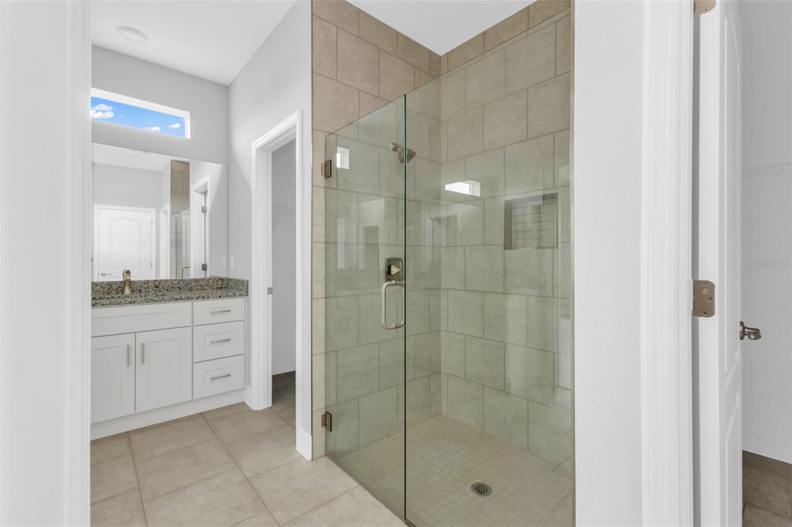 Image 13 of 25 For 405 Loveland Boulevard