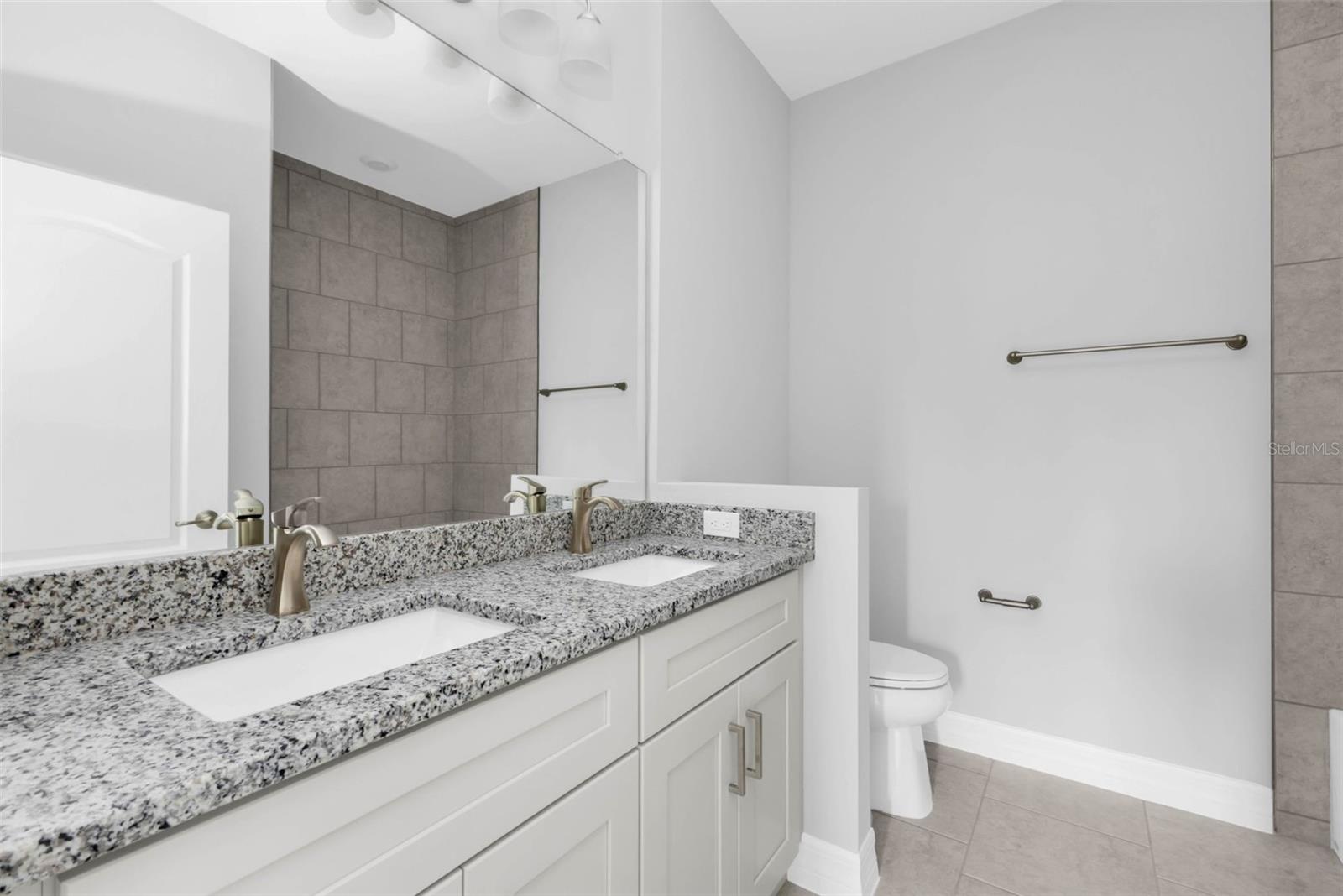 Image 16 of 25 For 405 Loveland Boulevard