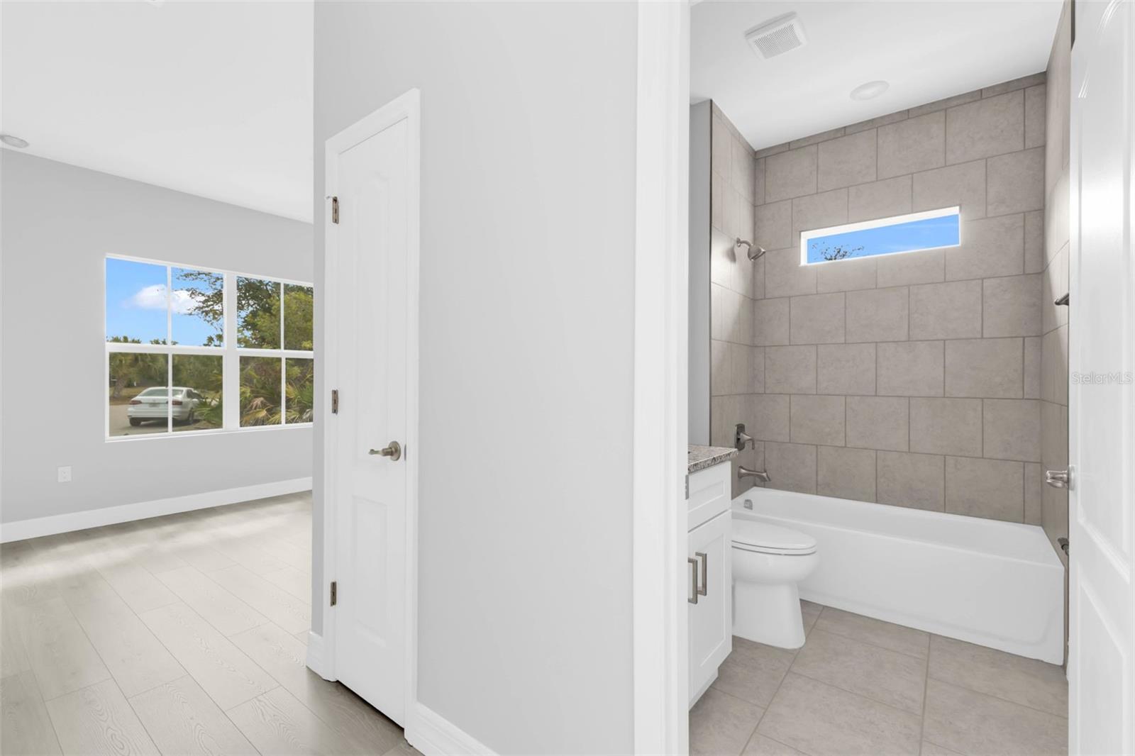 Image 18 of 25 For 405 Loveland Boulevard