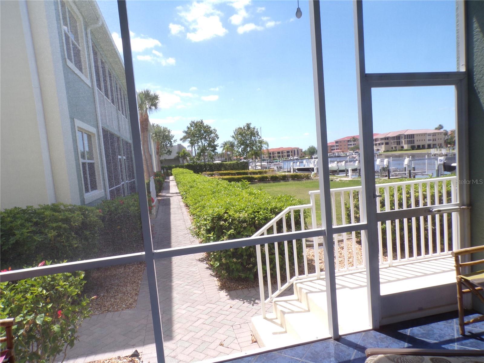 Image 24 of 44 For 1431 Aqui Esta Drive 411