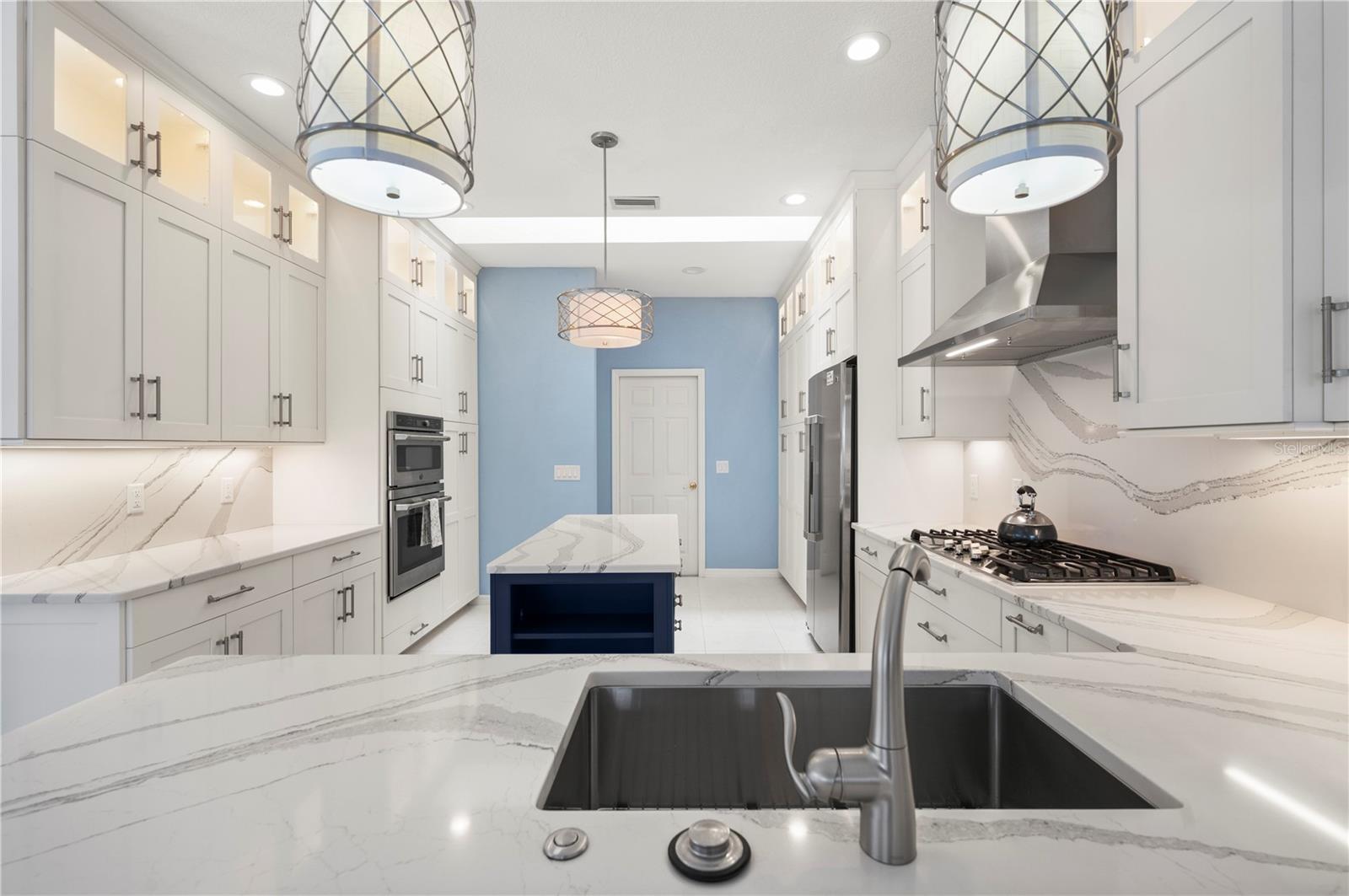 Image 15 of 53 For 5018 Captiva Court