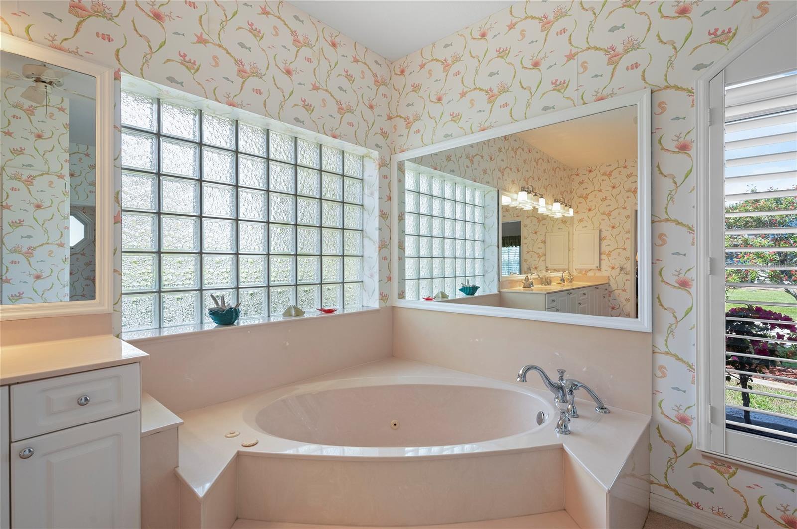 Image 28 of 53 For 5018 Captiva Court