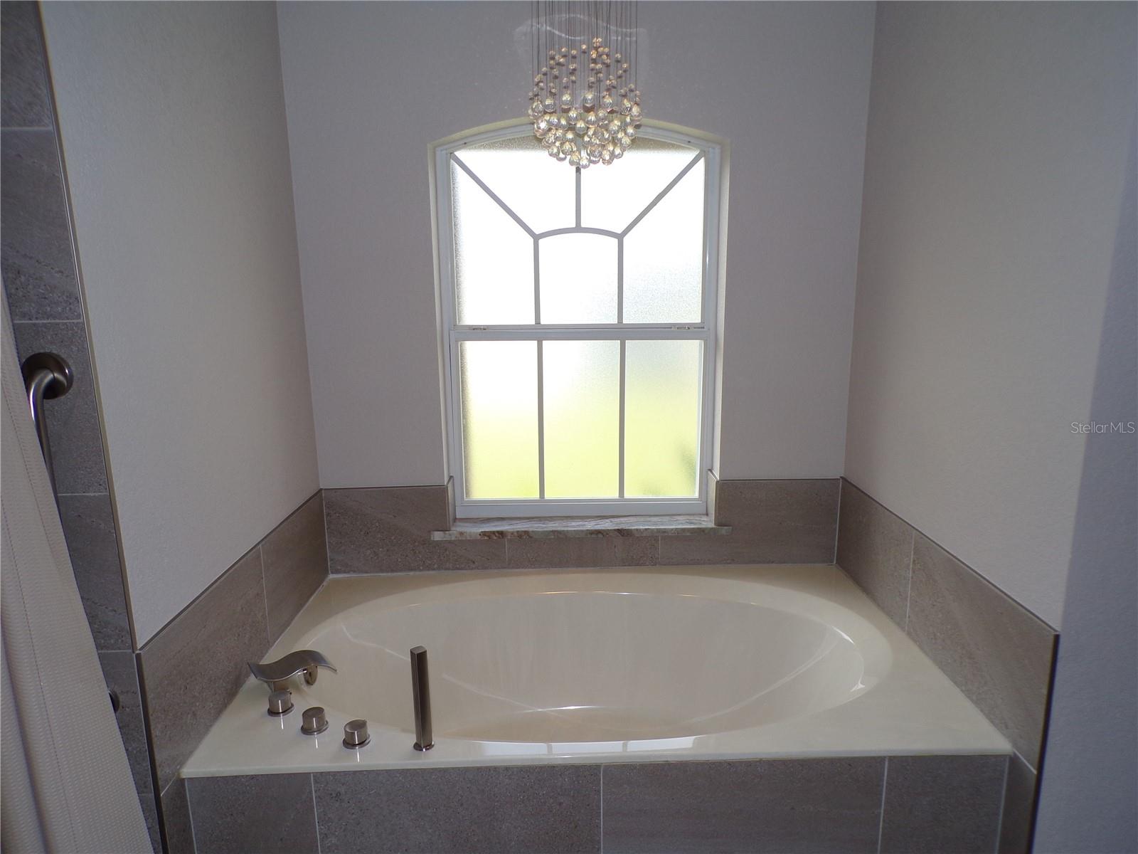 Image 17 of 41 For 4942 Ariton Road