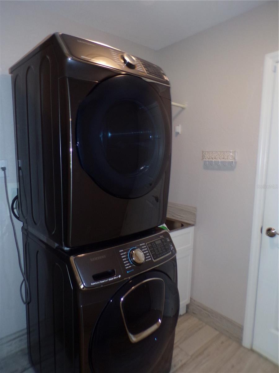 Image 38 of 41 For 4942 Ariton Road