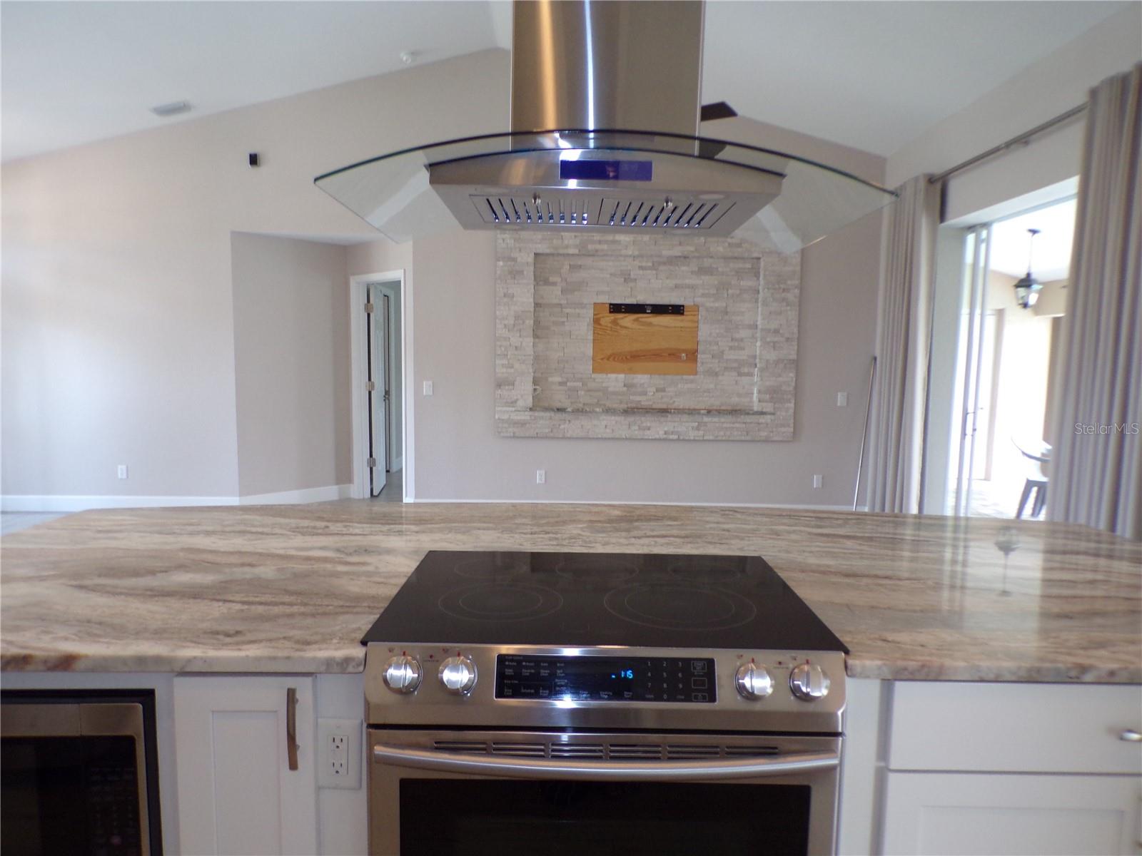 Image 6 of 41 For 4942 Ariton Road