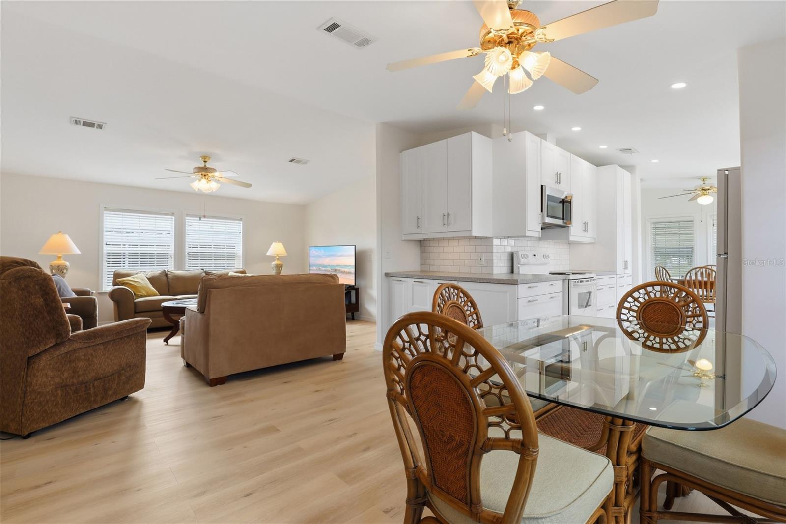 Image 7 of 41 For 29228 Edgewood Street