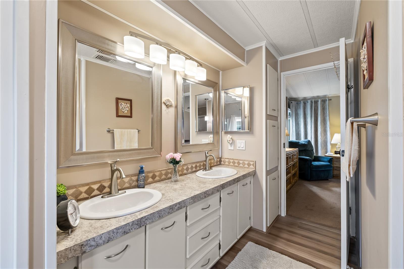 Image 19 of 27 For 809 Villa Del Sol Drive