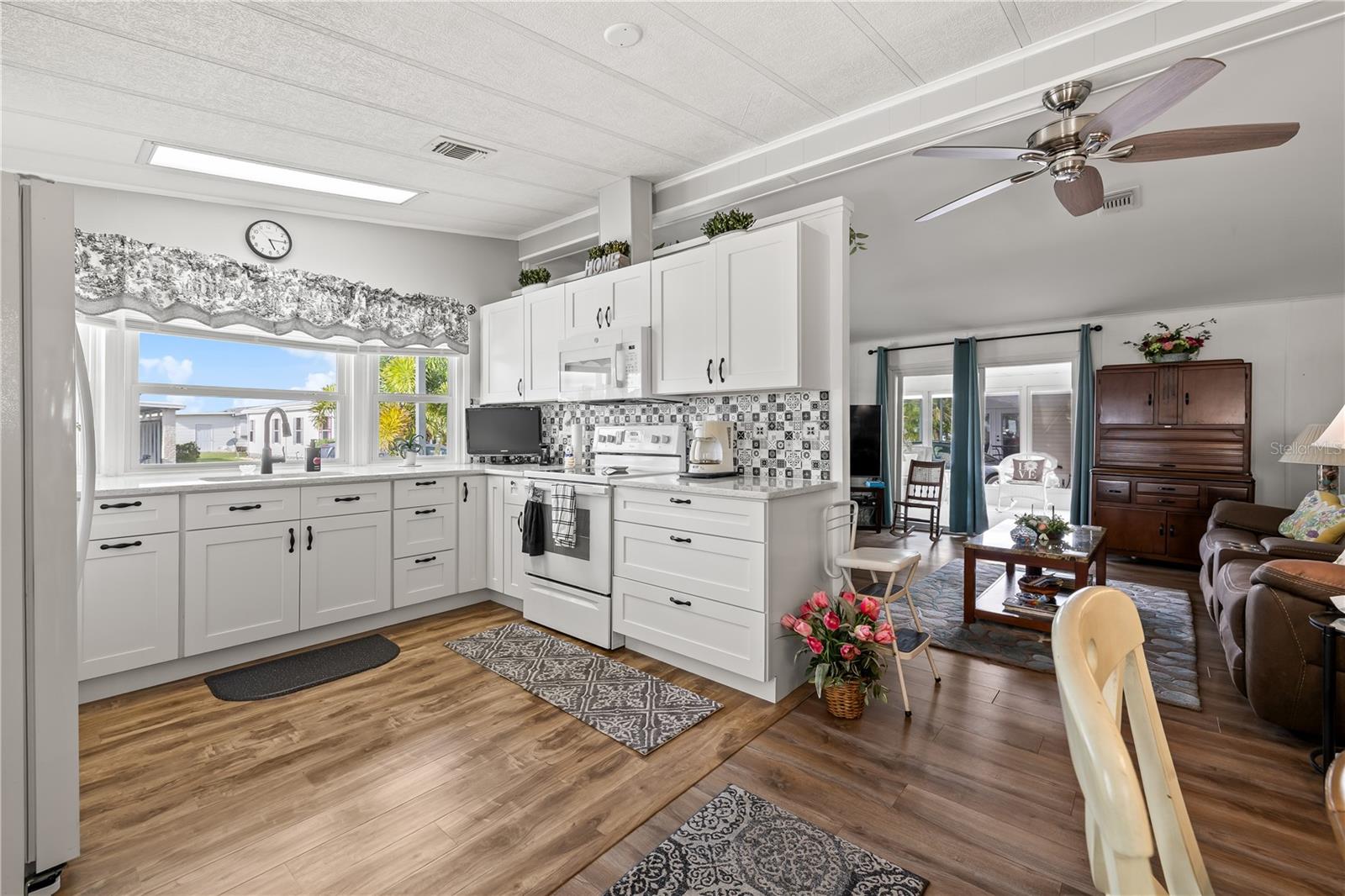 Image 4 of 27 For 809 Villa Del Sol Drive