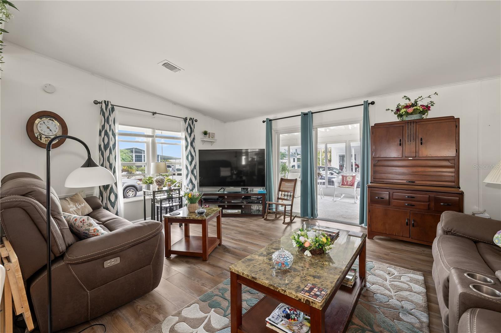 Image 5 of 27 For 809 Villa Del Sol Drive