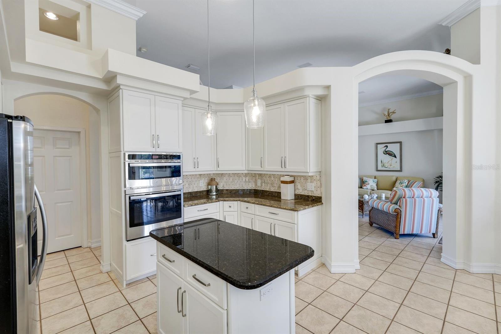 Image 19 of 55 For 2022 El Dorado Parkway W