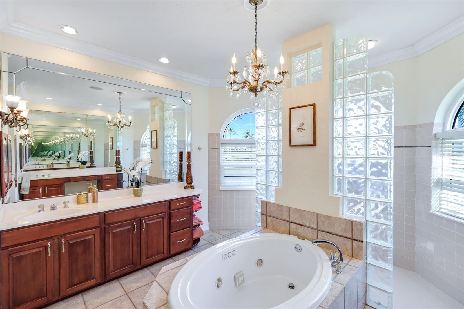 Image 29 of 55 For 2022 El Dorado Parkway W