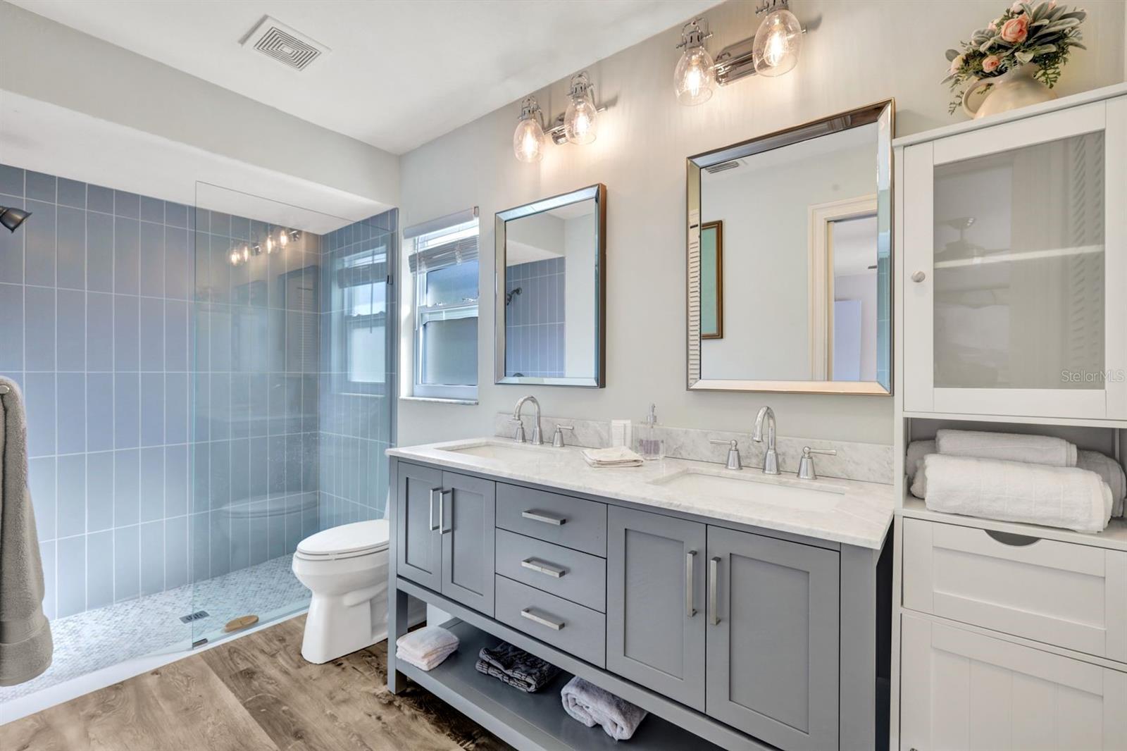 Image 22 of 35 For 2720 32nd Street