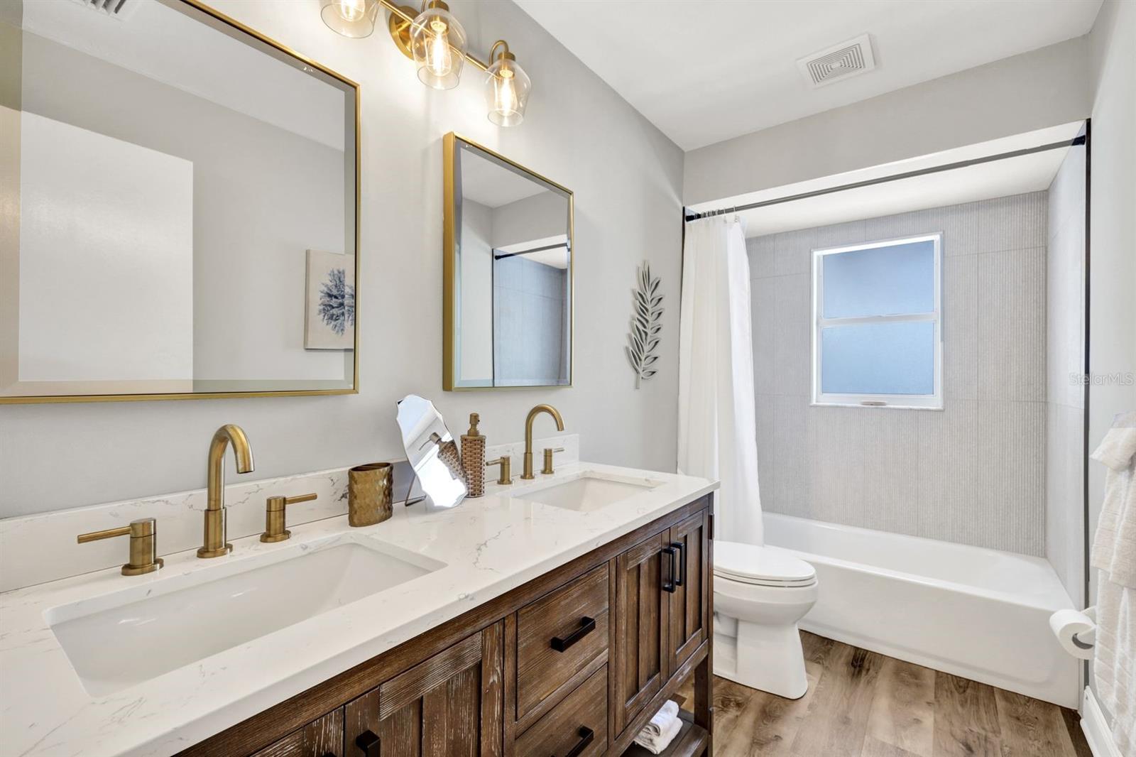 Image 24 of 35 For 2720 32nd Street