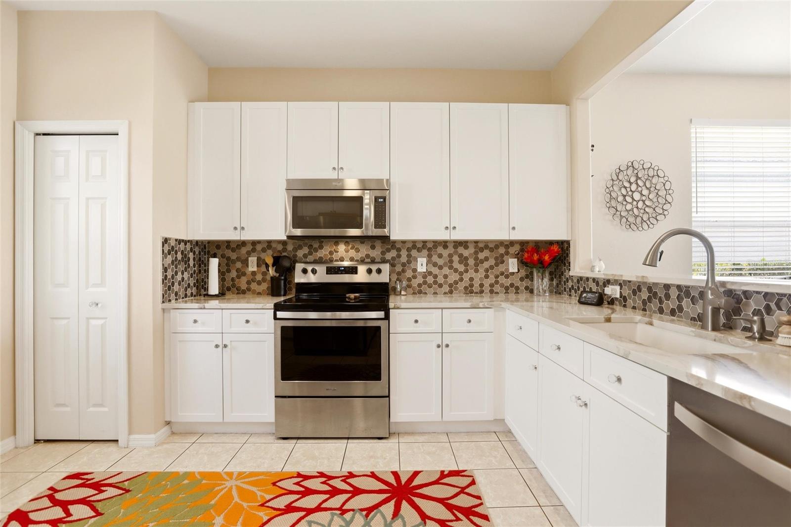 Image 11 of 50 For 11198 Lakeland Circle