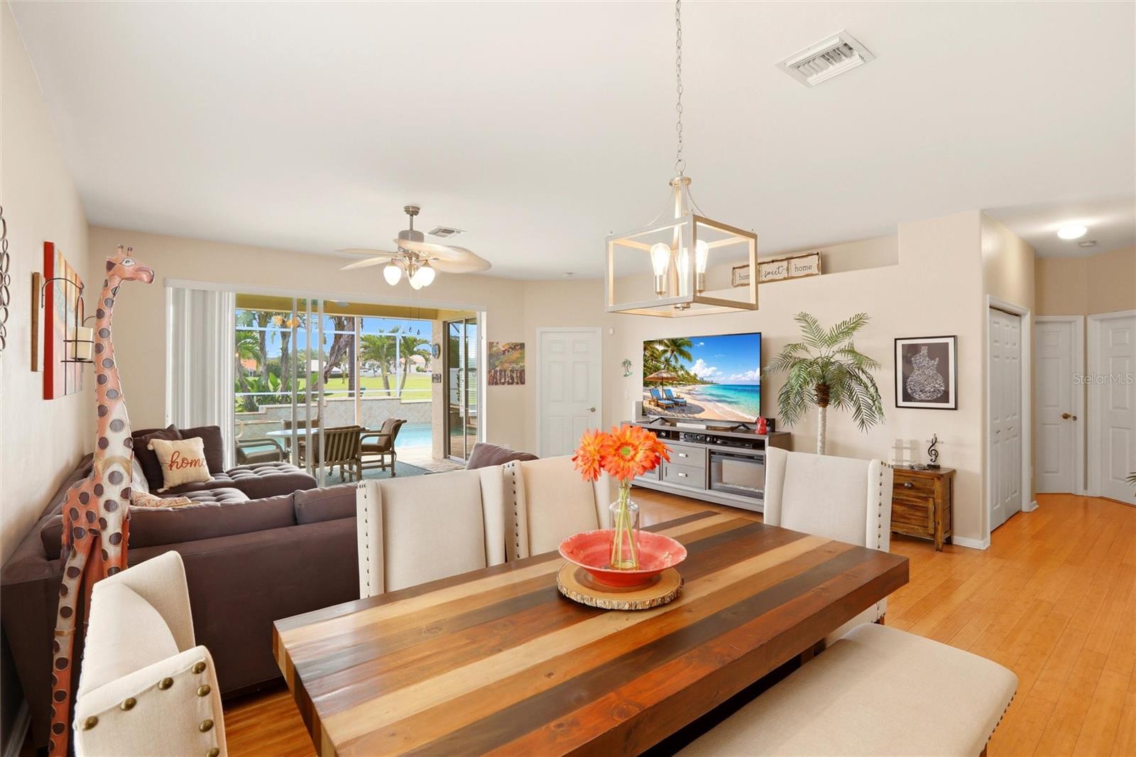 Image 18 of 50 For 11198 Lakeland Circle