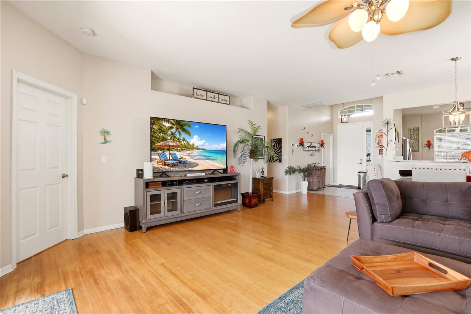 Image 20 of 50 For 11198 Lakeland Circle