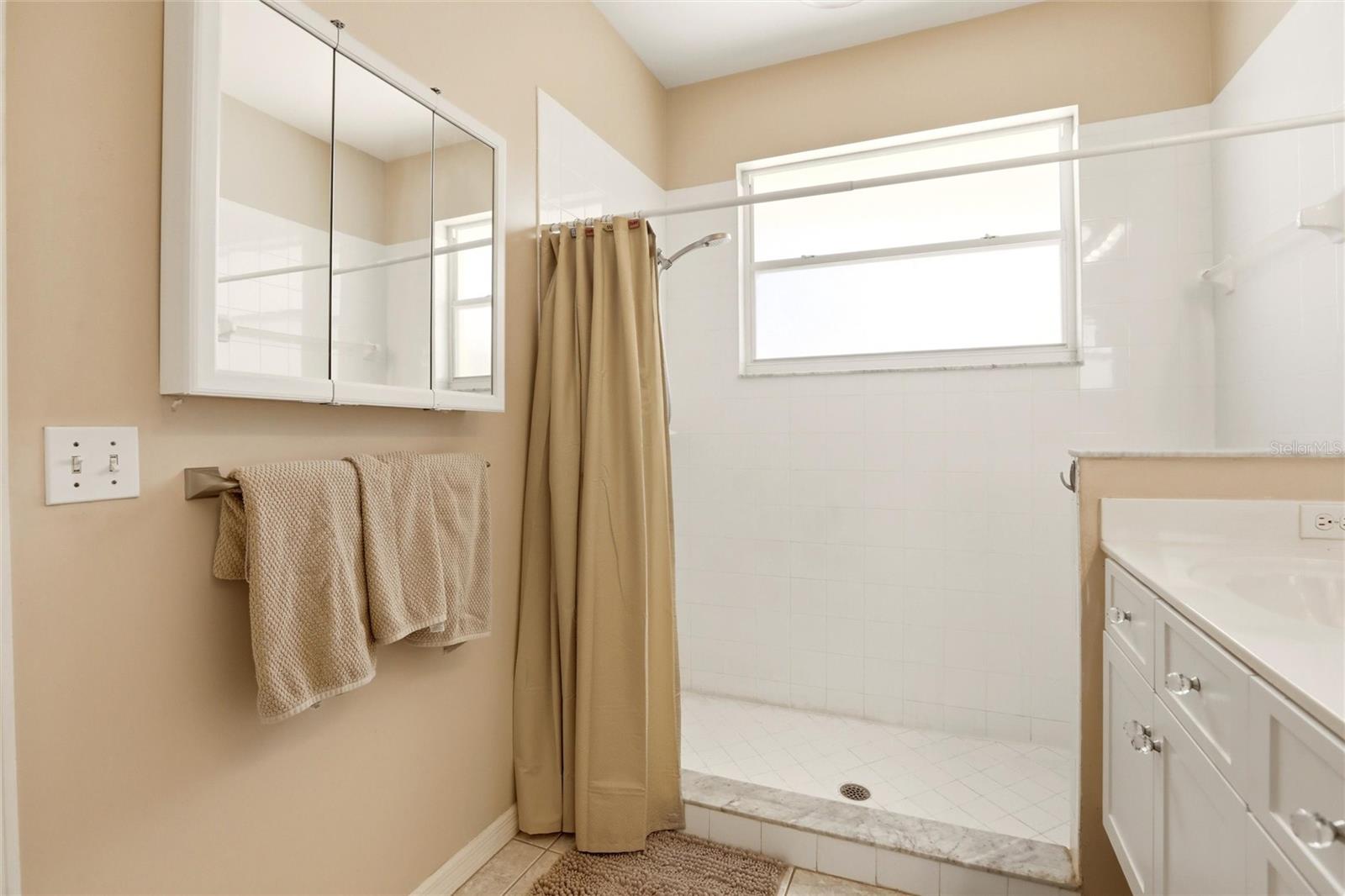 Image 27 of 50 For 11198 Lakeland Circle