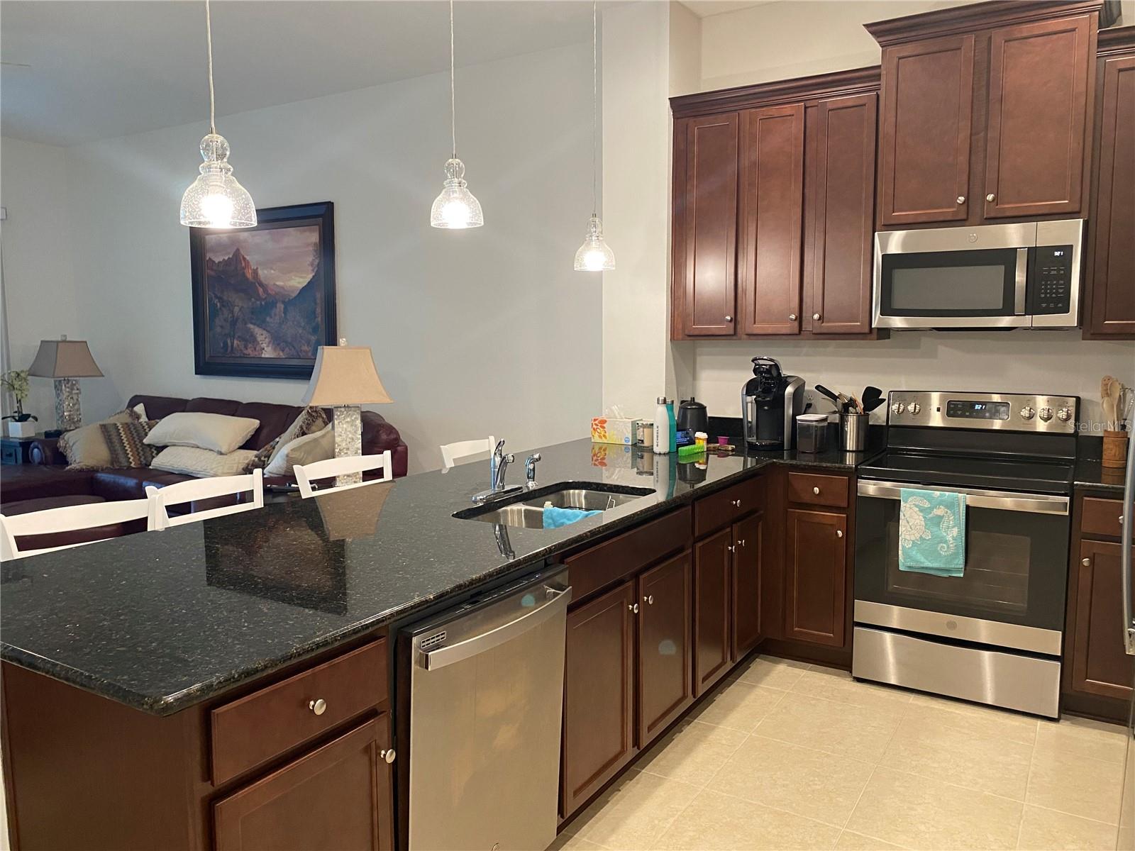 Image 3 of 29 For 1670 Royal Court