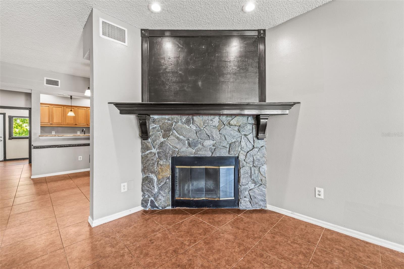 Image 5 of 66 For 312 Winchester Way