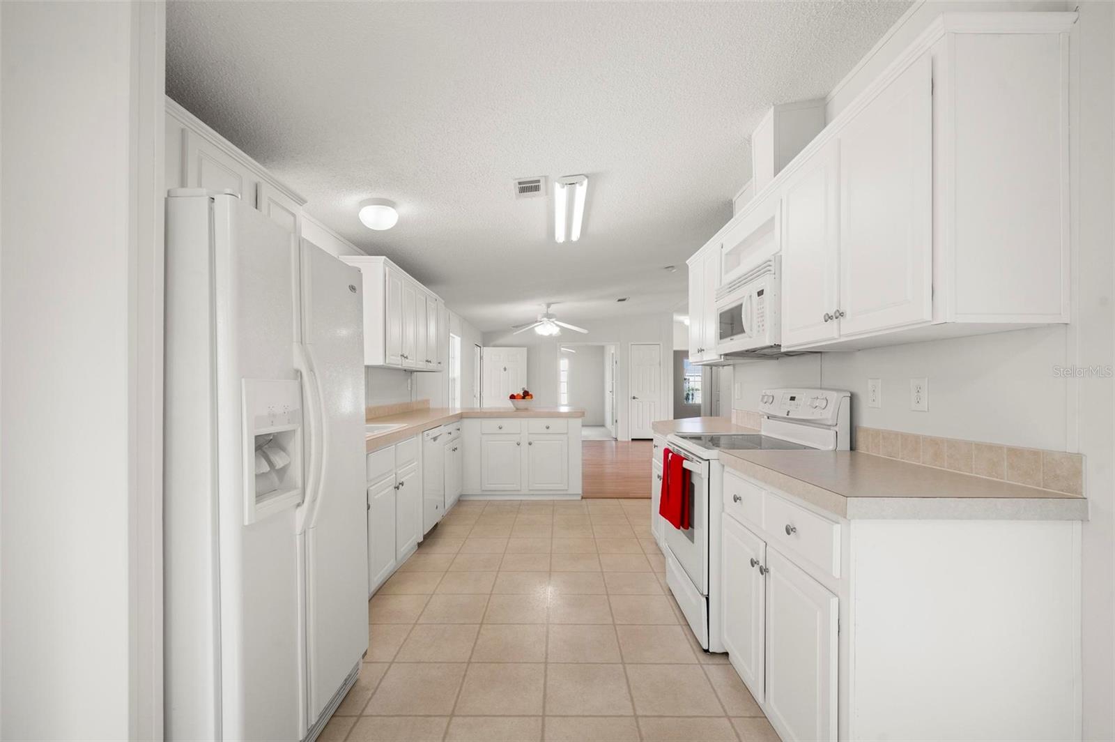 Image 14 of 47 For 1000 Kings Highway 128