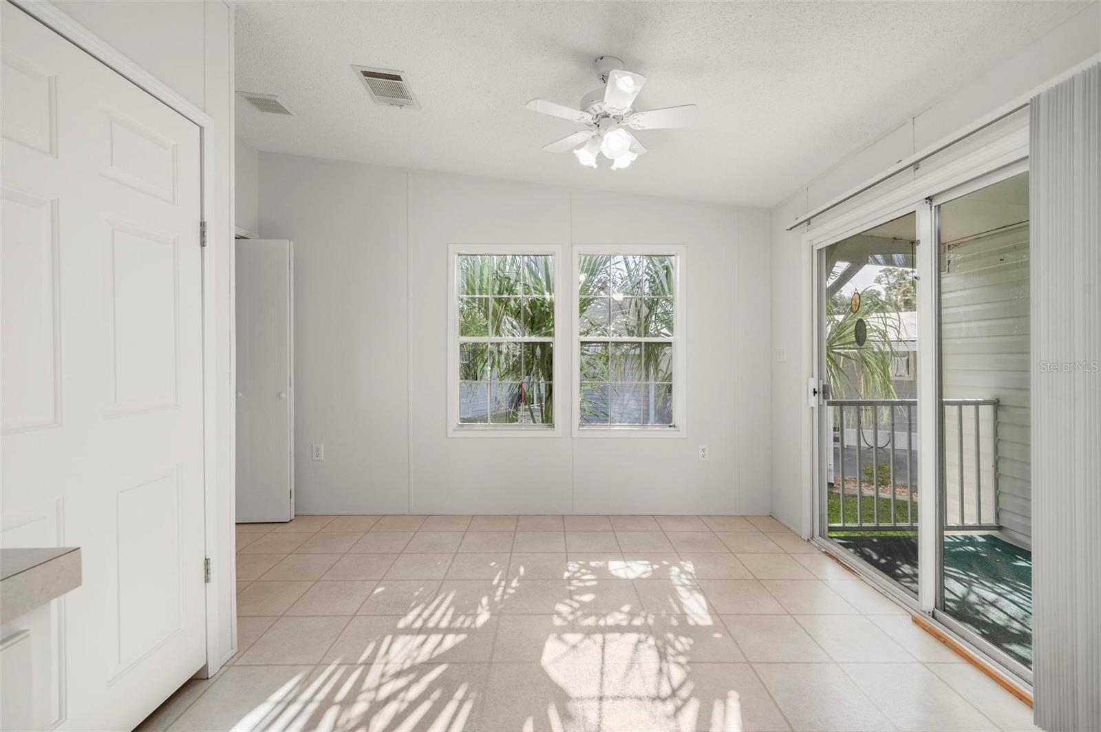 Image 16 of 47 For 1000 Kings Highway 128